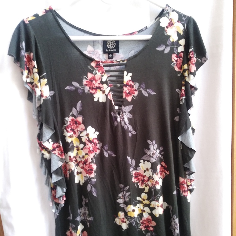 NWT Bobeau XL Black Floral Top Cap Ruffle Sleeve